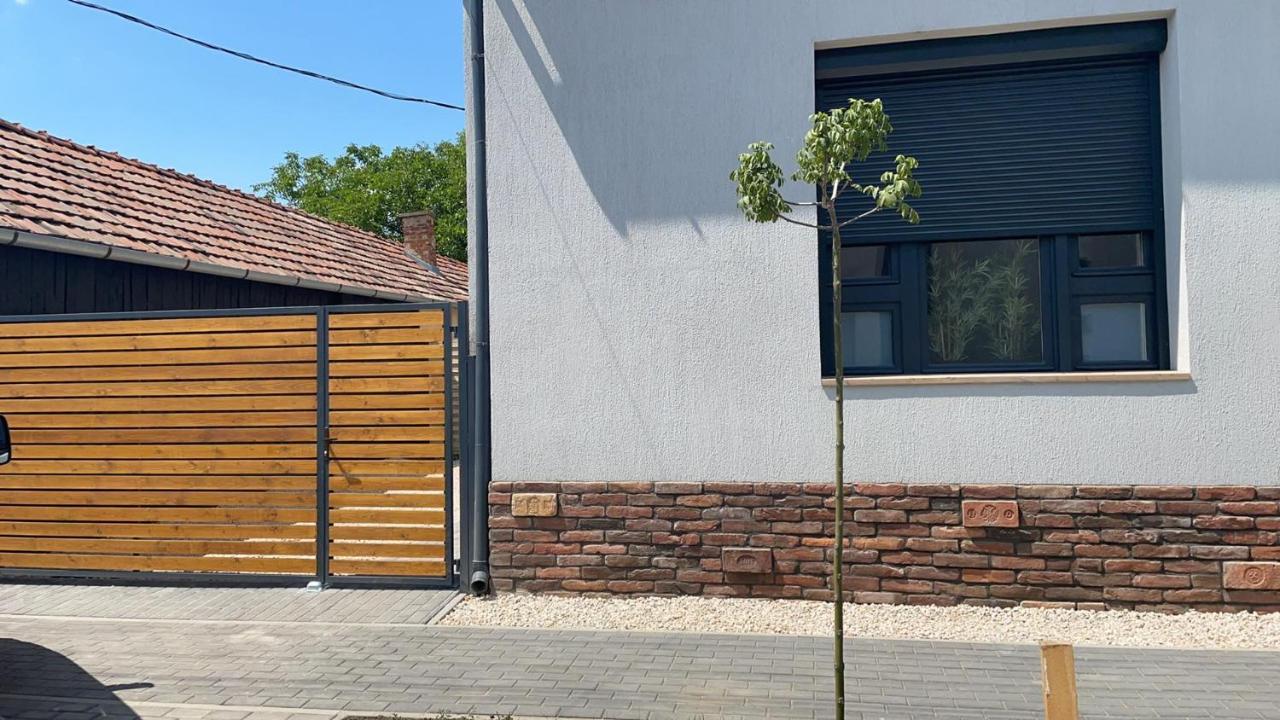 Thermal Apartmanok Raday 4 - Namaste Hajduszoboszlo Exterior photo
